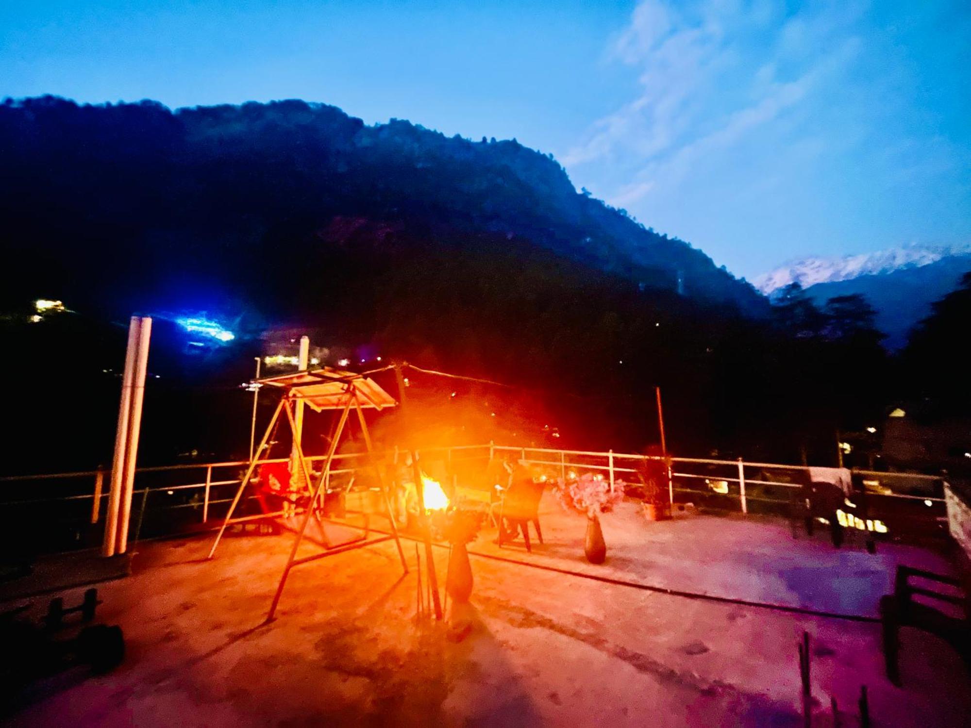 Hotel Brownie River View Kasol Kültér fotó