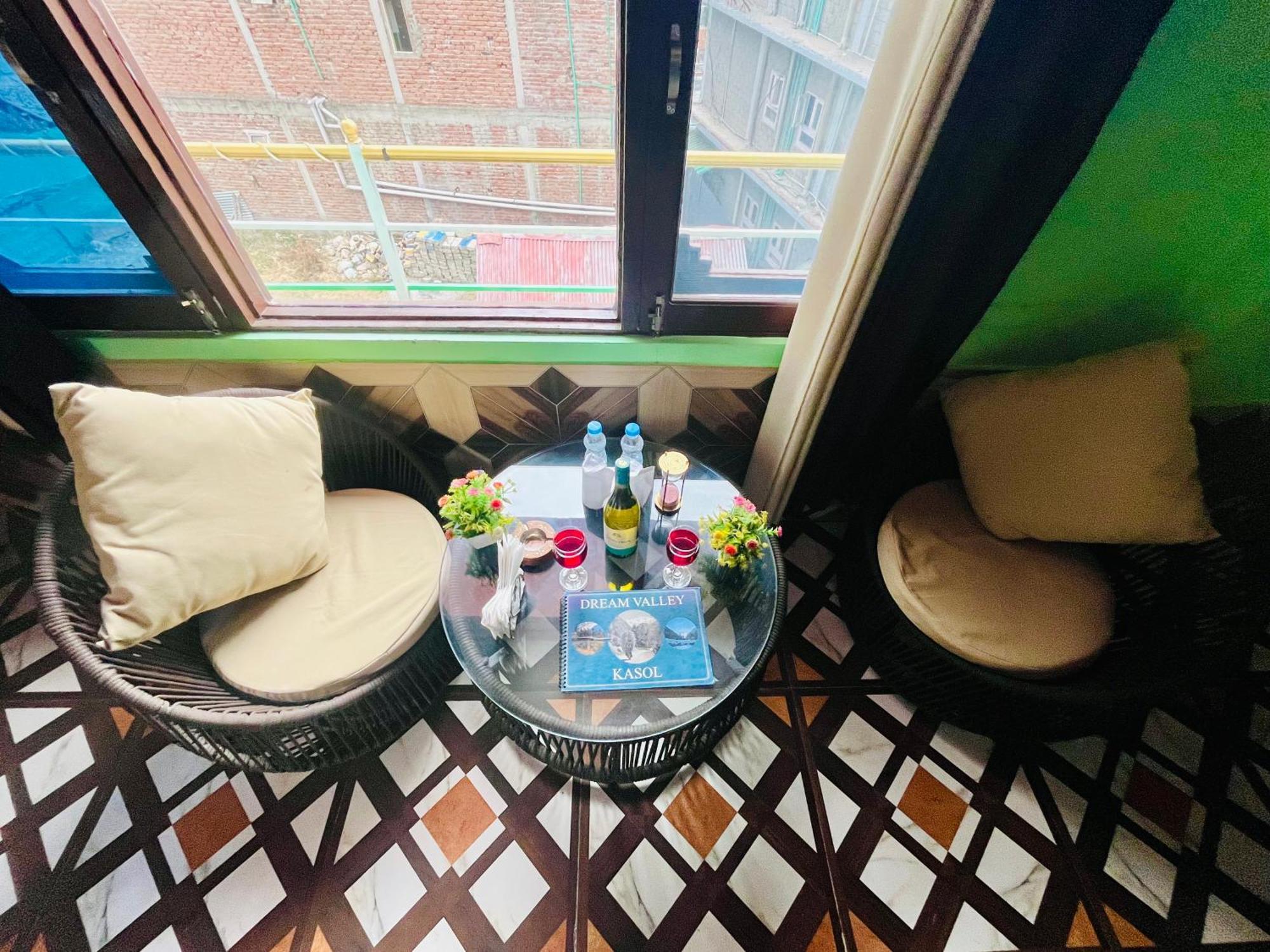 Hotel Brownie River View Kasol Kültér fotó