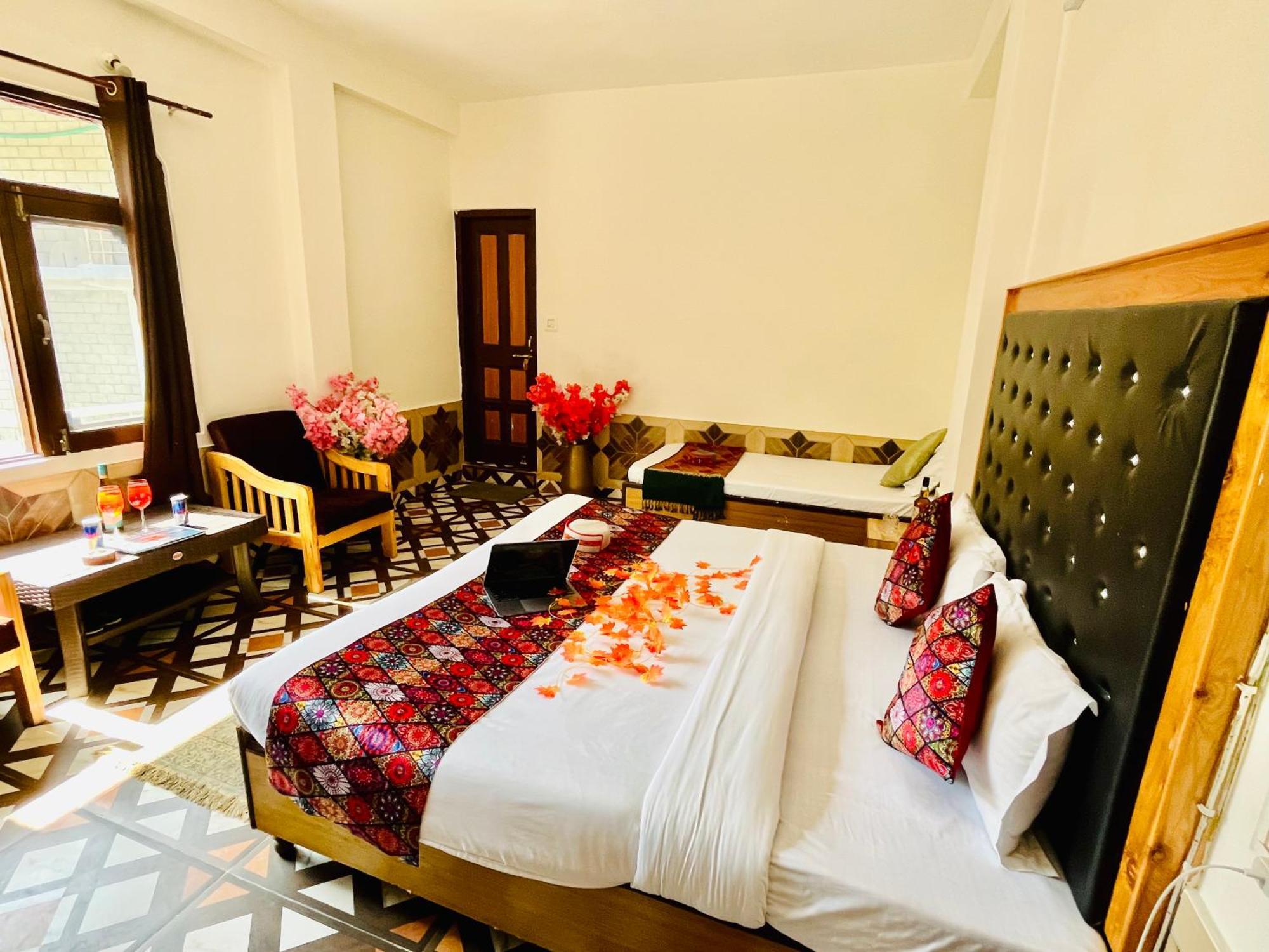 Hotel Brownie River View Kasol Kültér fotó